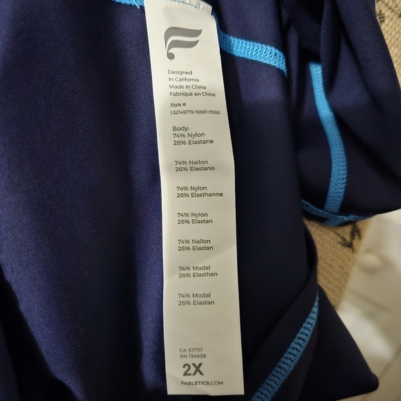 Fabletics Gianna Mock Neck Navy Blue Long Sleeve Top Size 2X - Picture 9 of 12
